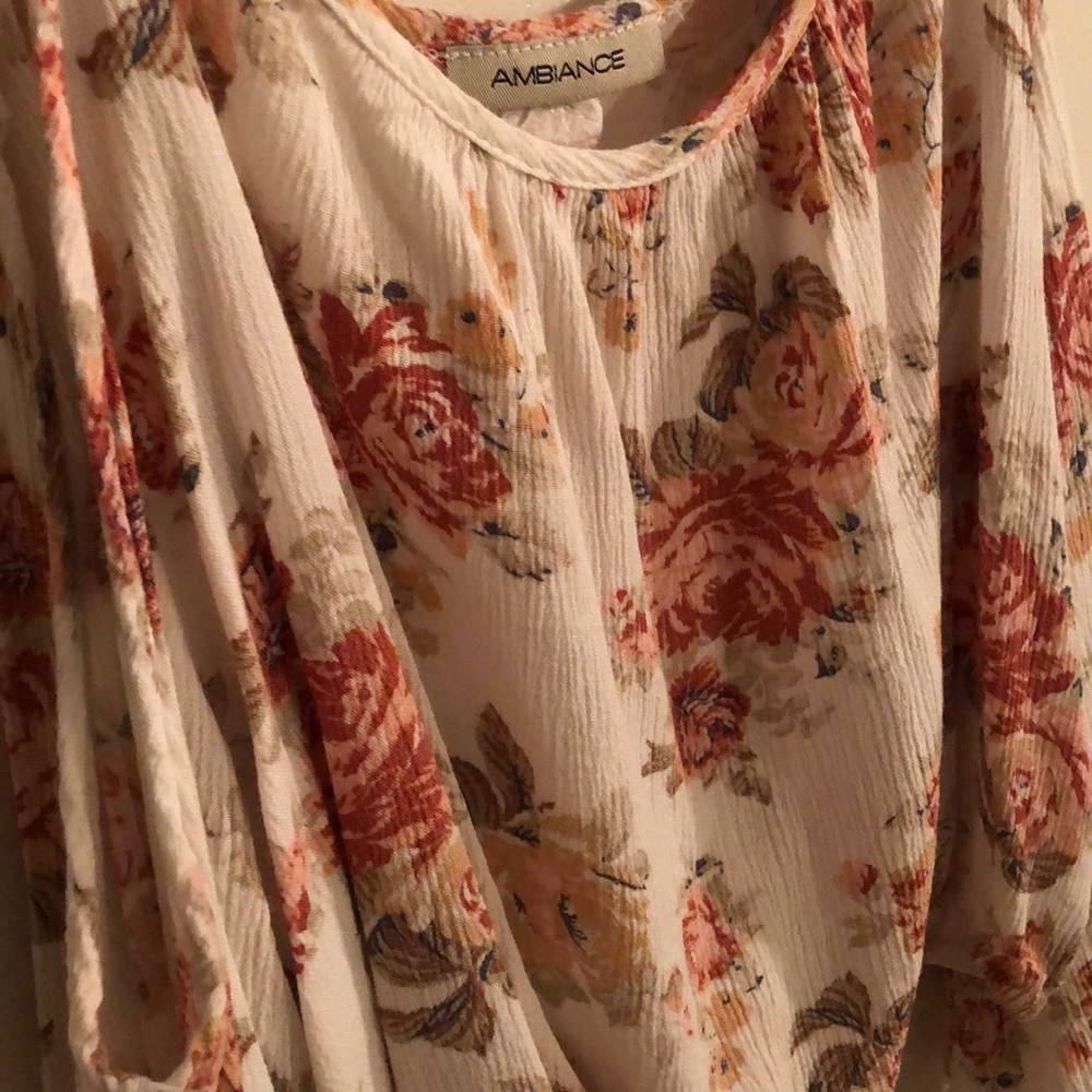 Super cute boho top! 🌺